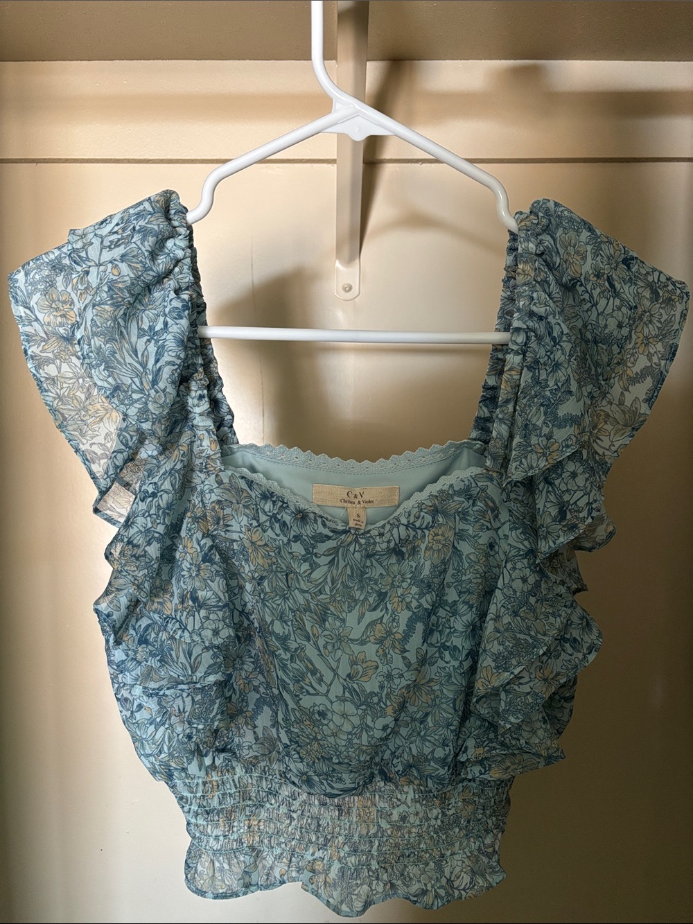 Chelsea & Violet floral blue ruched cap sleeve tank